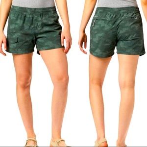 Columbia shorts size small